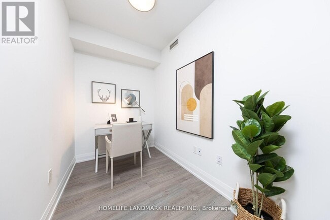 Building Photo - 77 Mutual St