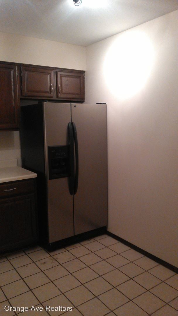 Foto del edificio - 1818 E Shorewood Blvd