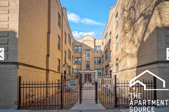 Building Photo - 5034 N Wolcott Ave