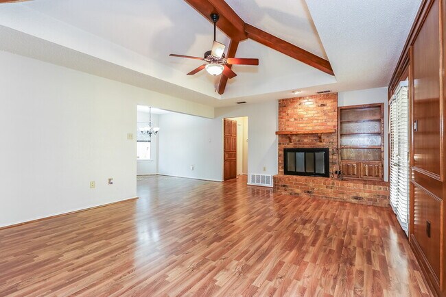 Foto del edificio - 700 Sandy Trail