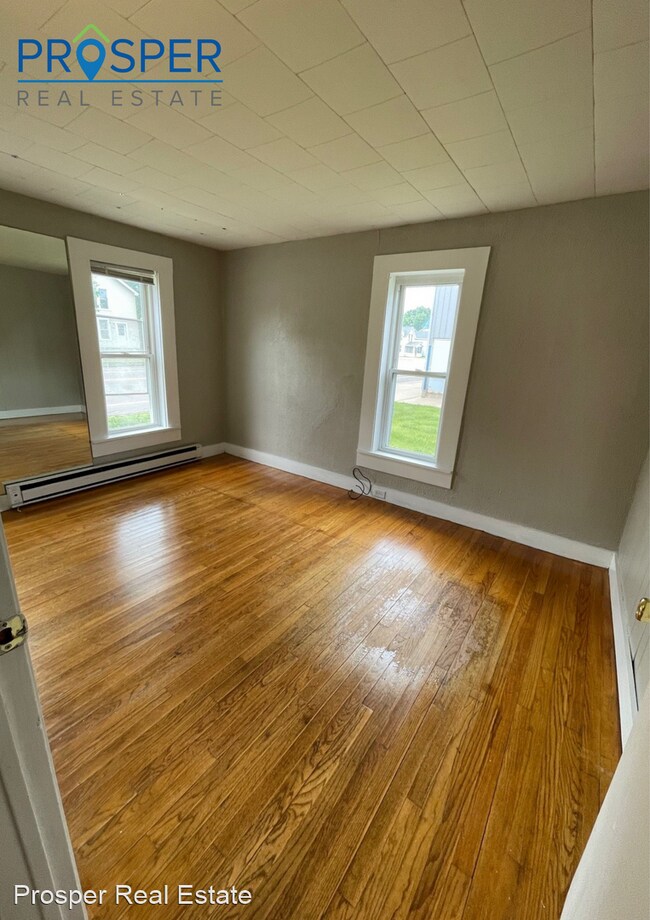 Building Photo - 4 br, 1 bath House - 828 Water Street