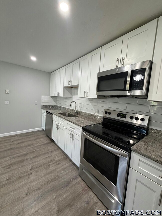 Foto del edificio - 437 Sunderland Rd