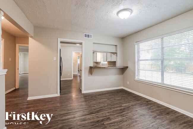 Foto del edificio - 27011 Westwood Dr