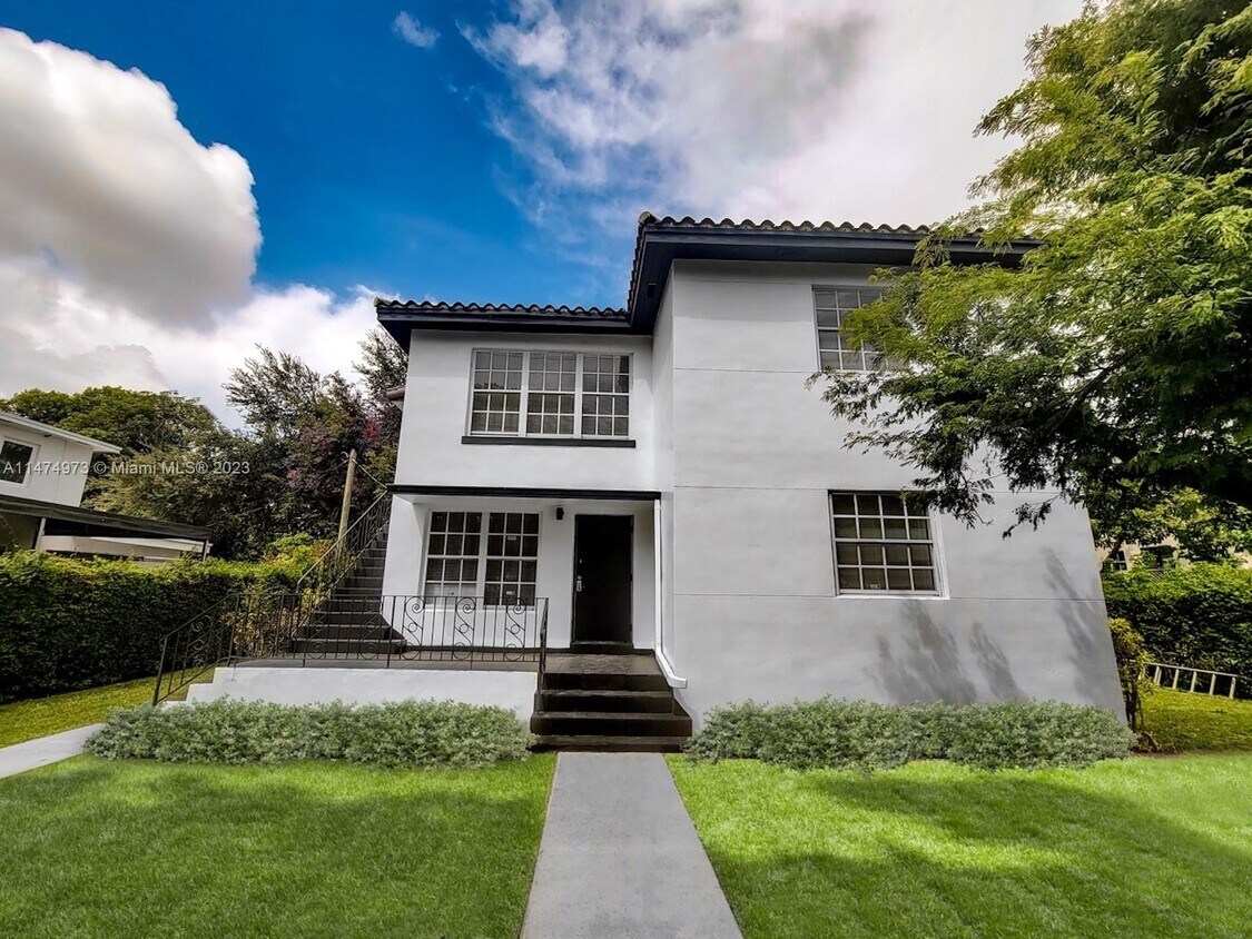 Primary Photo - 951 SW 11th St