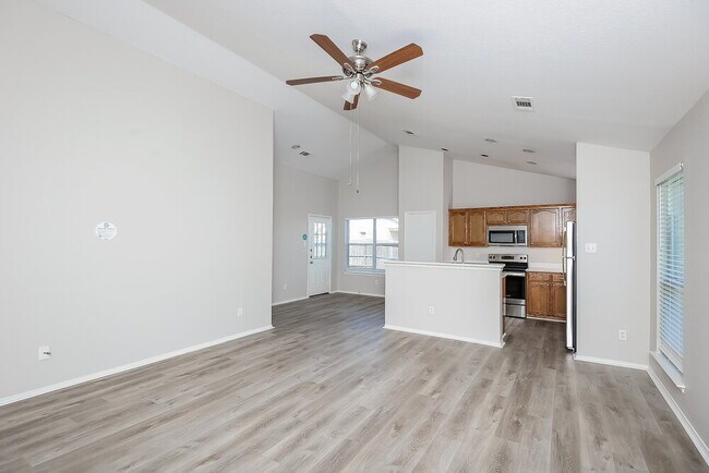 Building Photo - 1108 Boxwood Dr