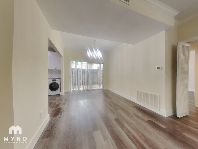 Foto del edificio - 2100 Tanglewilde St