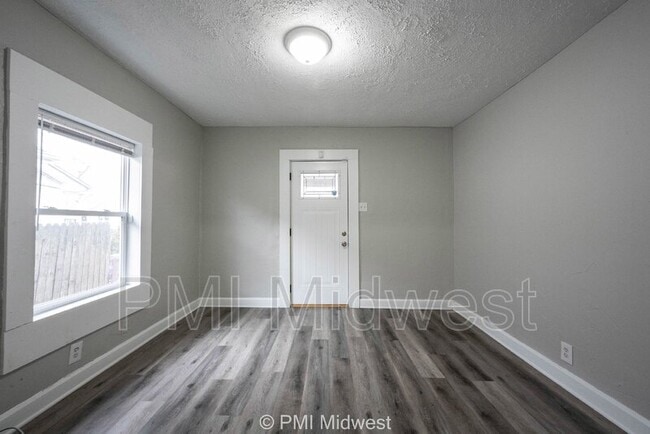 Foto del edificio - 820 N Goodlet Ave