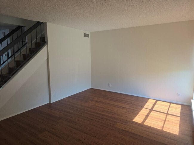 Building Photo - 7108 Creekside Dr