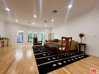 Foto del edificio - 3128 Club Dr