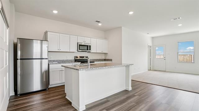 Foto del edificio - 2112 Prairie Ln