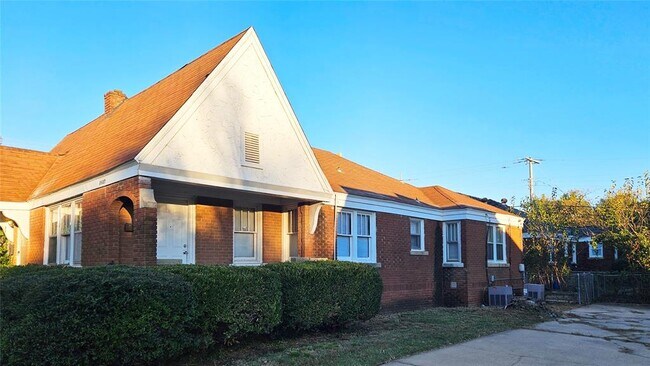 Foto del edificio - 2427 W Park Pl