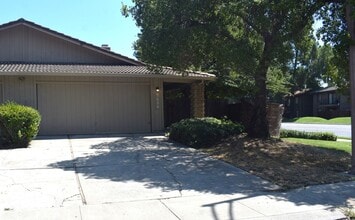Building Photo - 5606 Passero Way