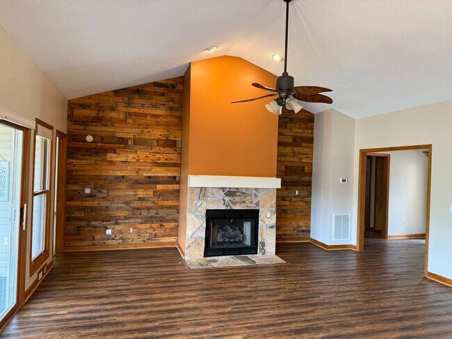 Building Photo - Chapin Lake Life - Call Lexington office for information 803-359-0793