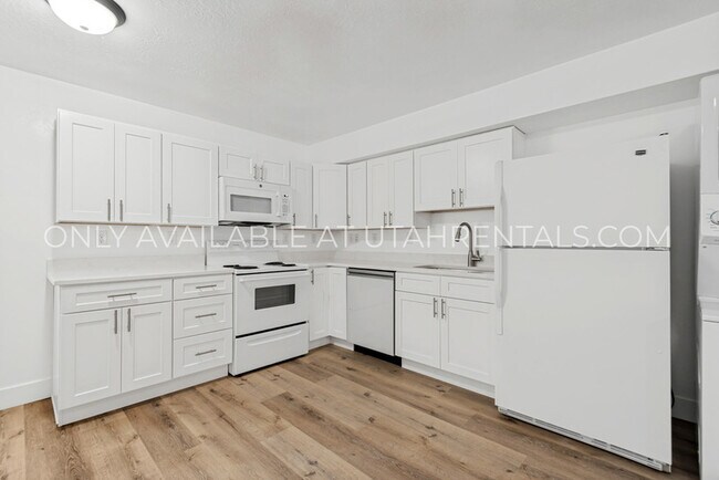 Foto del edificio - 1076 Bear Hollow Ln
