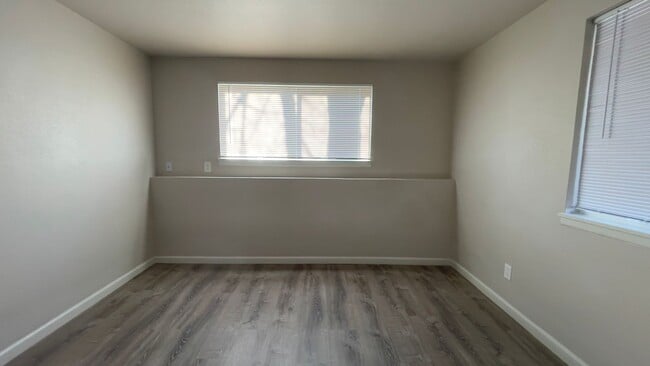 Foto del edificio - 1137 Cree Dr