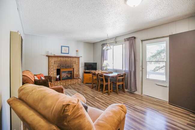 Foto del edificio - Cozy One Bedroom One Bath Retreat -  FURNISHED OR UNFURNISHED