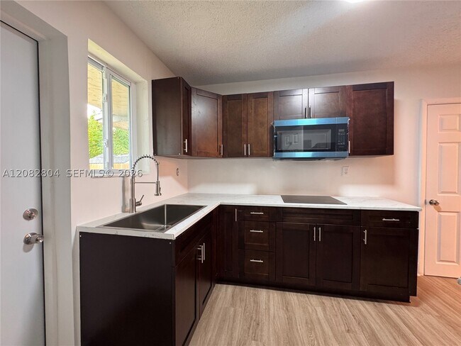Foto del edificio - 3632 SW 87th Ct