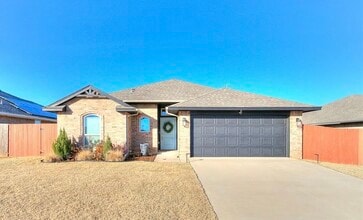 Building Photo - 10505 Turtle Back Dr