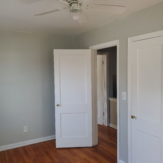 Building Photo - 2 BDRM DUPLEX FOR RENT