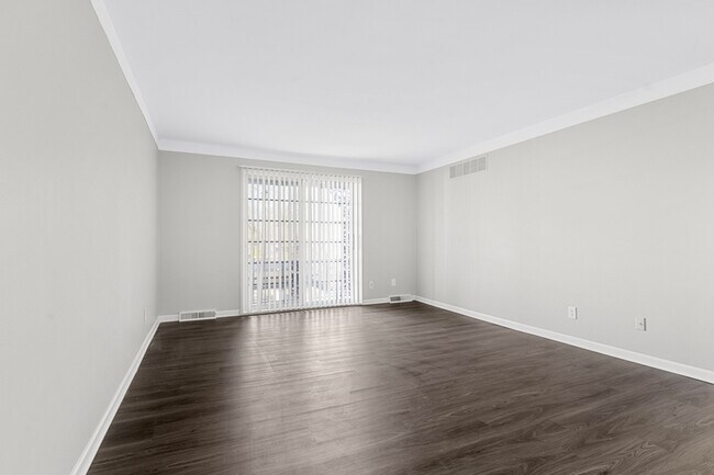 Building Photo - 24360 E River Rd