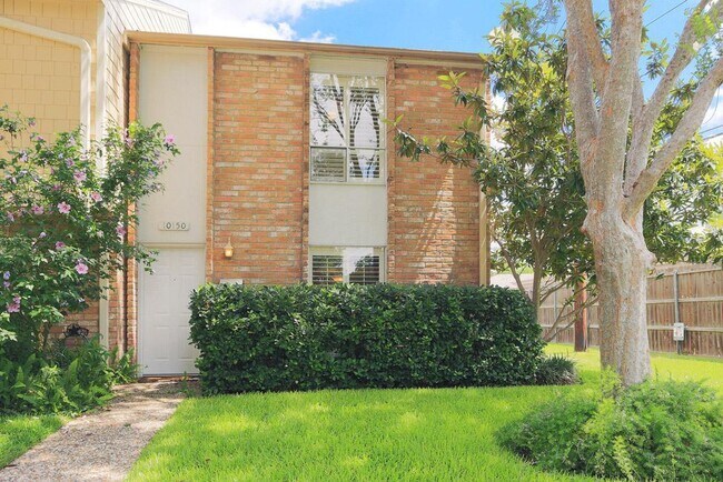 Building Photo - 10150 Longmont Dr