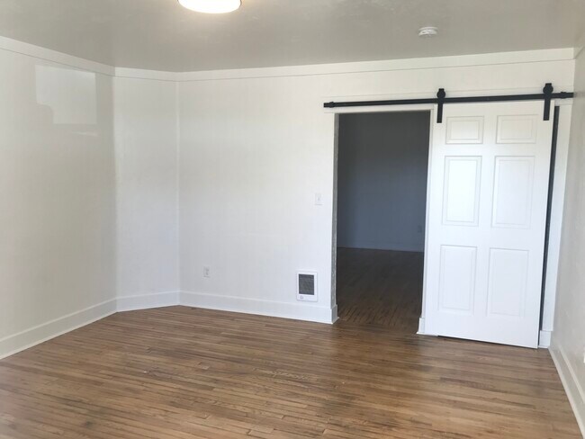 Barn door to bedroom - 556 W Fremont St