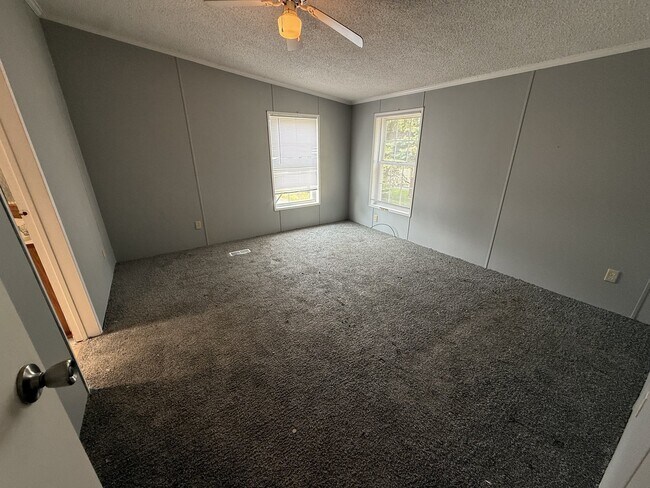 Building Photo - 2500 Mann Rd