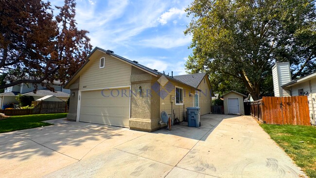 Foto del edificio - 5537 N Tumbleweed Pl