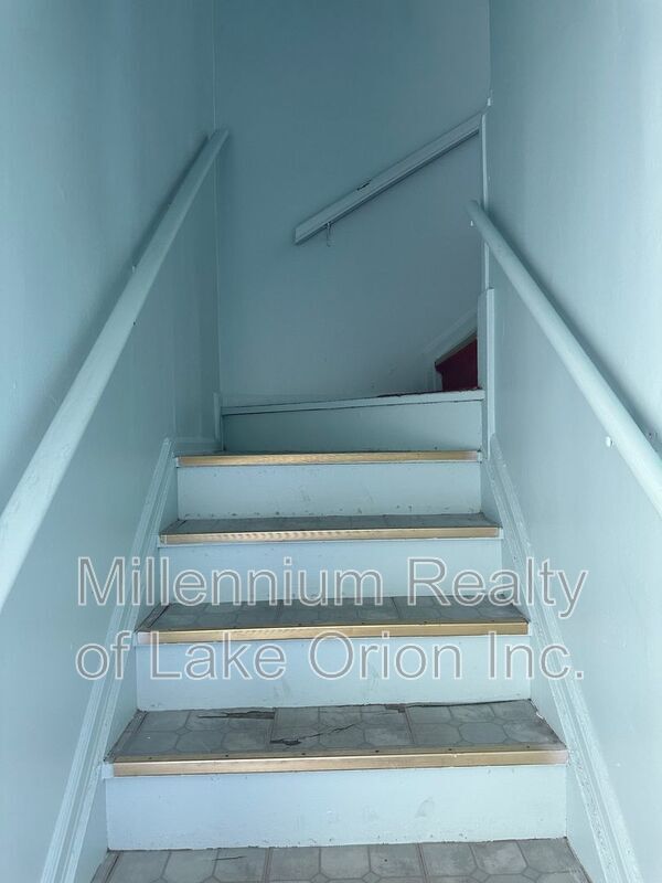 Foto del edificio - 21220 Waltham Rd