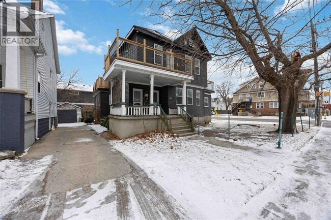 Building Photo - 211 George St