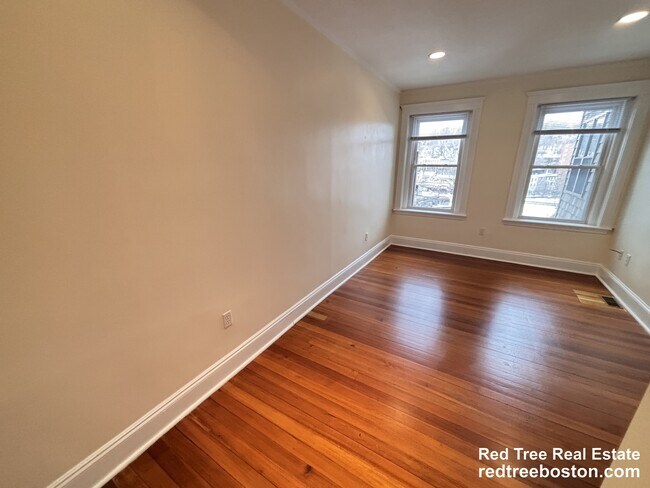 Foto del edificio - 191 Winthrop Rd