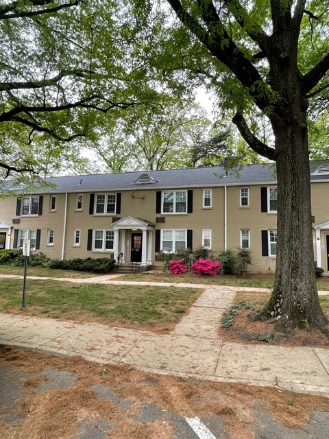 Building Photo - 228 N Thomas St