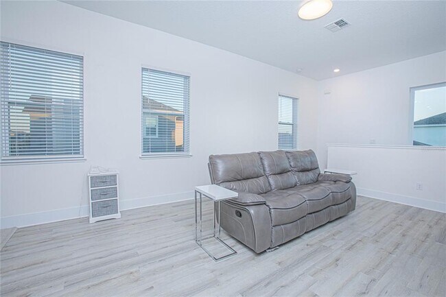 Building Photo - 8238 Nemours Pkwy