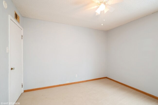 Building Photo - 3740 Kencrest Dr NE