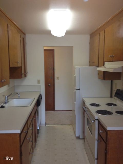 Building Photo - 407 N 87th St