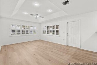 Building Photo - 1731 N Dovetail Dr