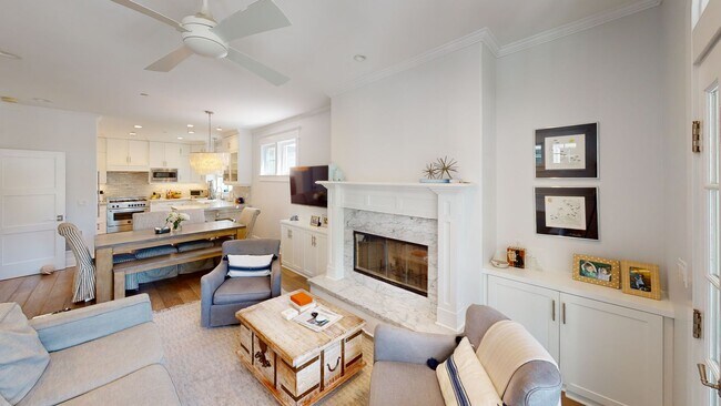 Building Photo - 3bed/3.5 Bath School Year Rental