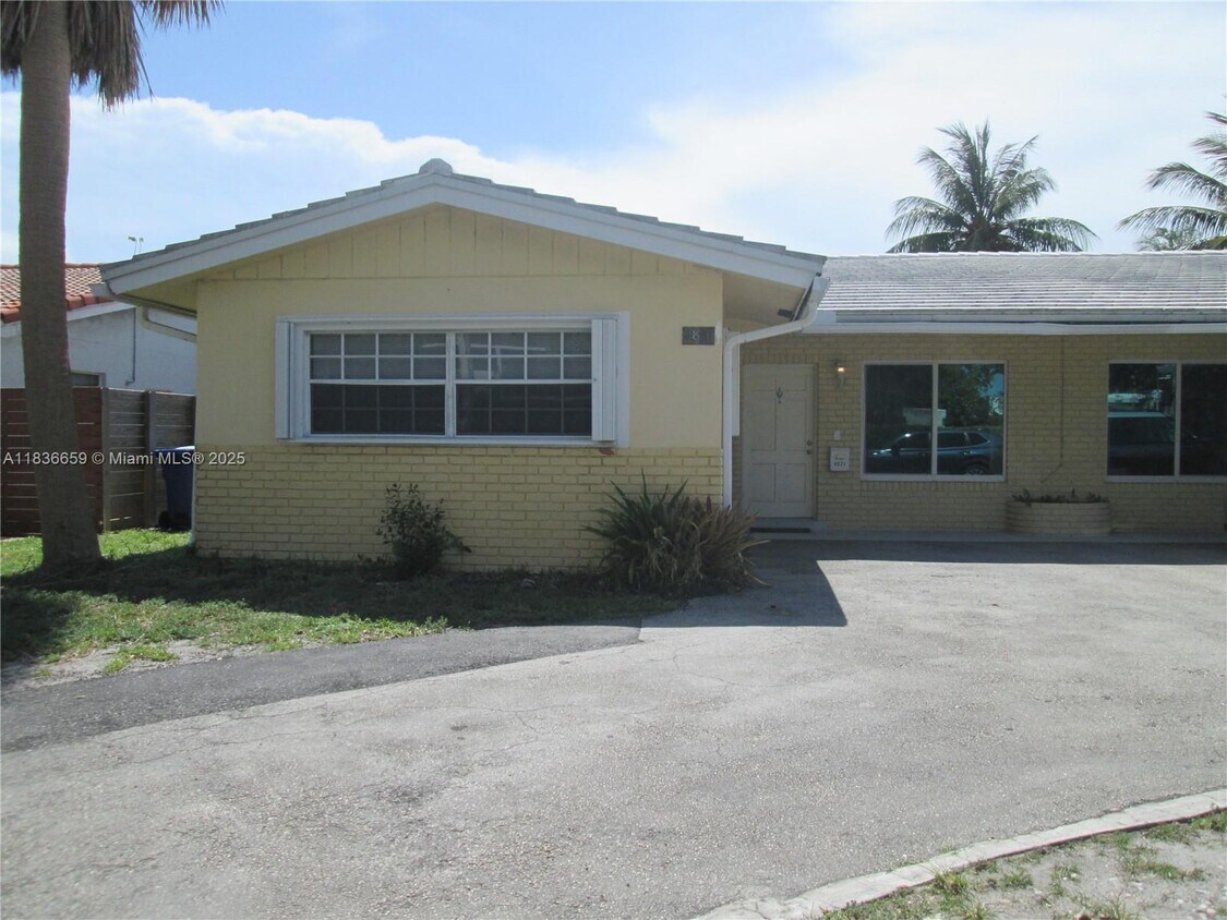 Foto principal - 4831 Bayview Dr