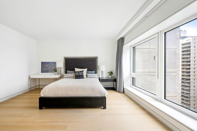 Foto del edificio - 135 W 52nd St