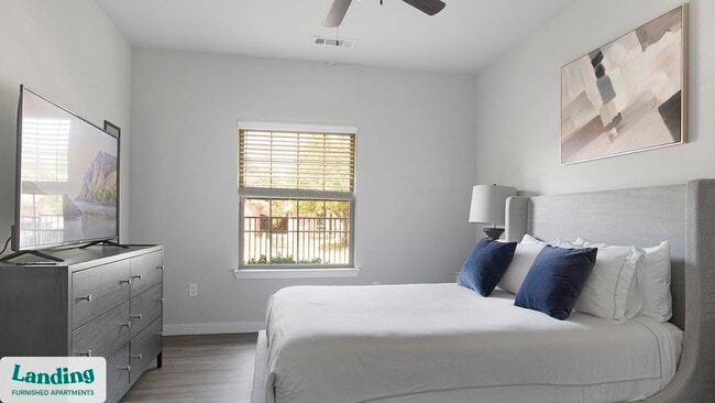 Foto del edificio - 8200 Clarksprings Dr