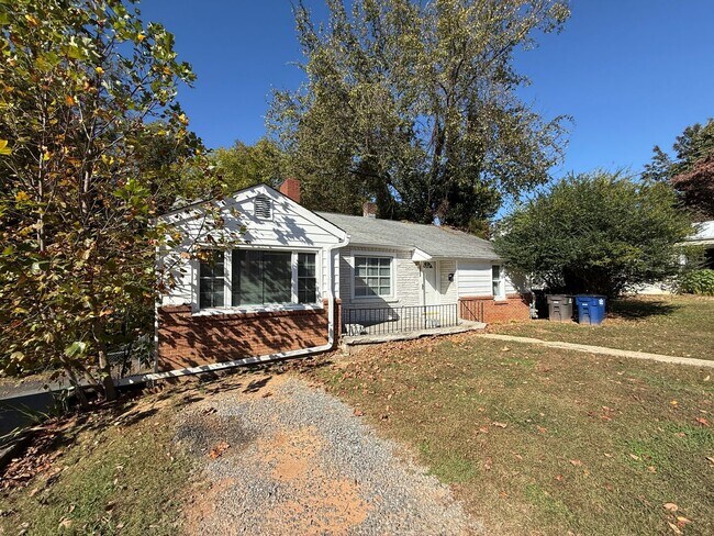 Photo - 1320 Miller St House