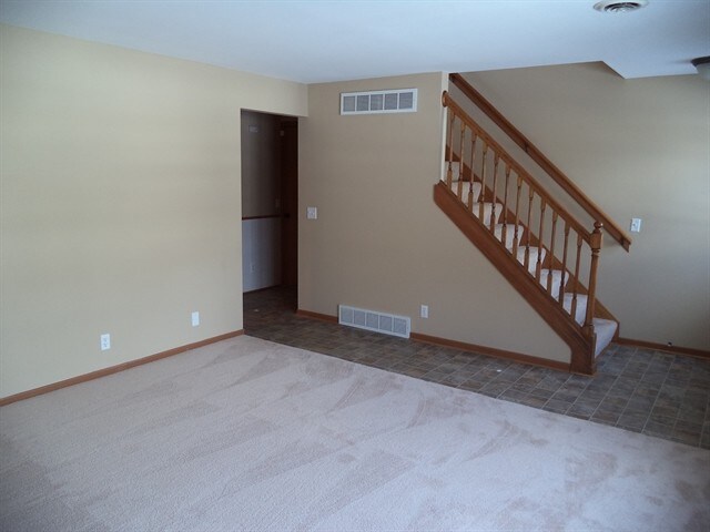 Building Photo - 536 Crestwood Court