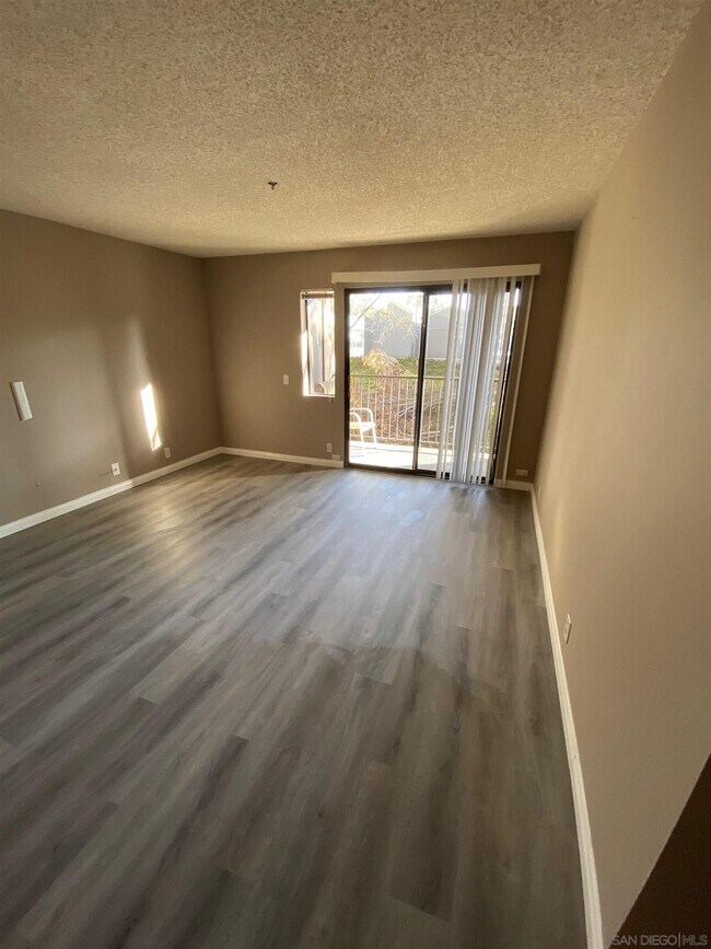 Foto del edificio - 5995 Dandridge Ln