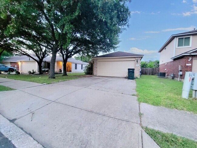 Foto del edificio - Charming 3/BR 2/BA Single-Level Home in Le...