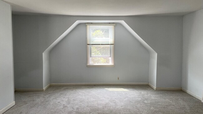 Front living space - 38 Rand Ave