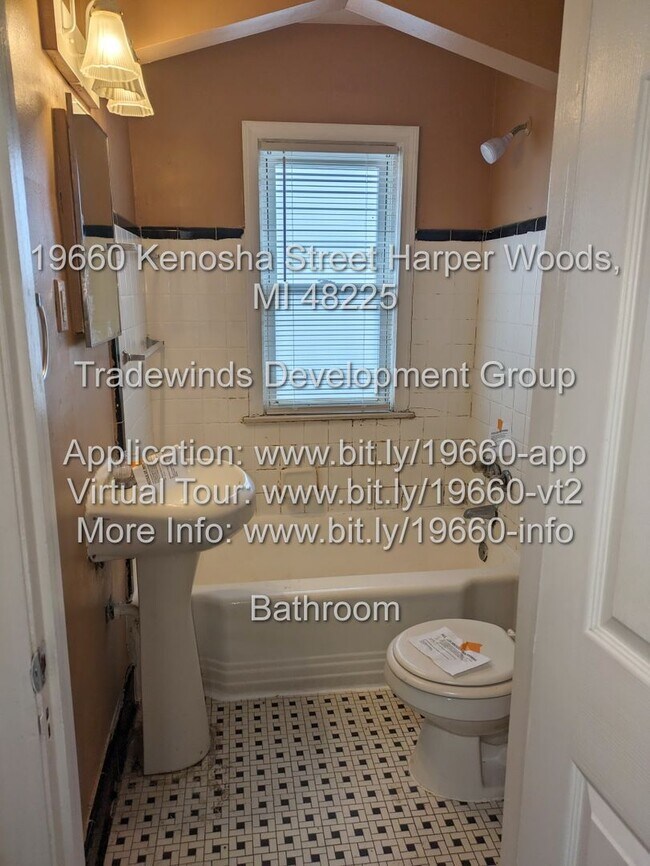 Foto del edificio - 19660 Kenosha St