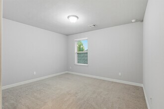 Building Photo - 119 Buttonwood Ct