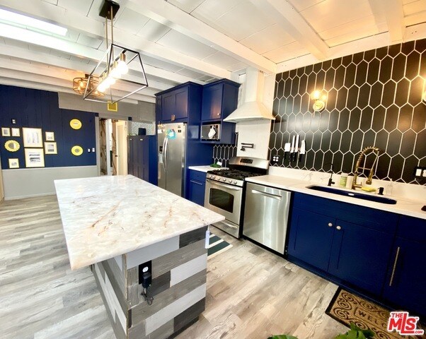 Foto del edificio - 12309 Arbor Pl