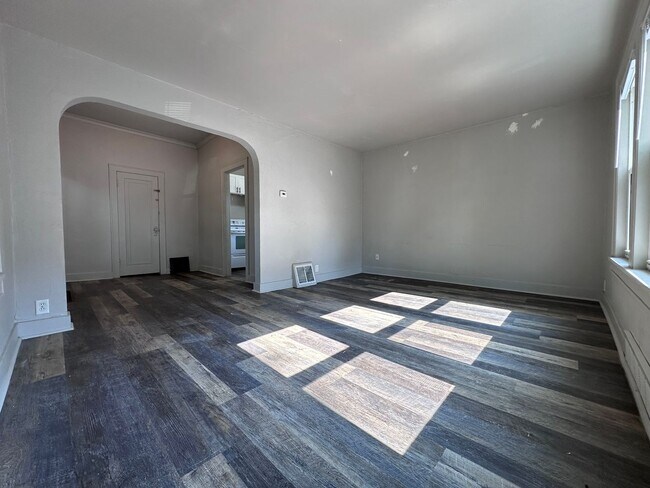 Foto del edificio - 854-856 Kellogg St