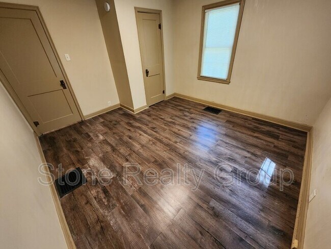 Building Photo - 2811 Harrison Avenue